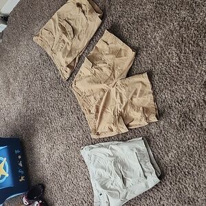 Mens 10.5 cargos Ralph Lauren short 2 pairs